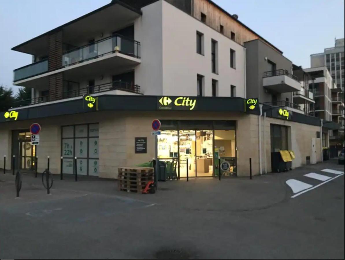 Logement à Brive proche du centre-ville et de la gare avec Netflix internet fibre et Stationnement gratuit Brive-la-Gaillarde Exterior foto